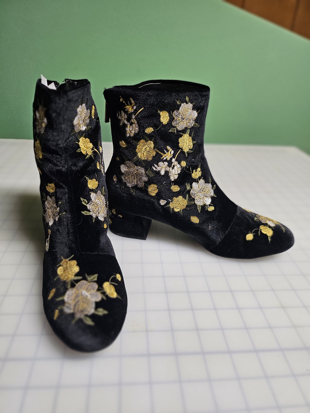 Metaphor Flowery Boots